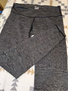 OLD NAVY Women’s High-Waist Heathered Gray Athletic Leggings